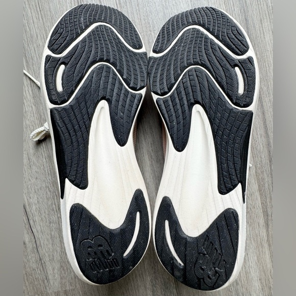 New Balance Women’s  DynaSoft Nergize Sport v2 Running Sneakers - Picture 8 of 15